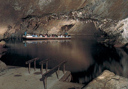 Grotte-Han-Bateau.jpg
