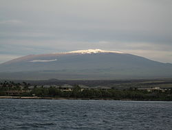 250px-Mauna_Kea_from_the_ocean.jpg