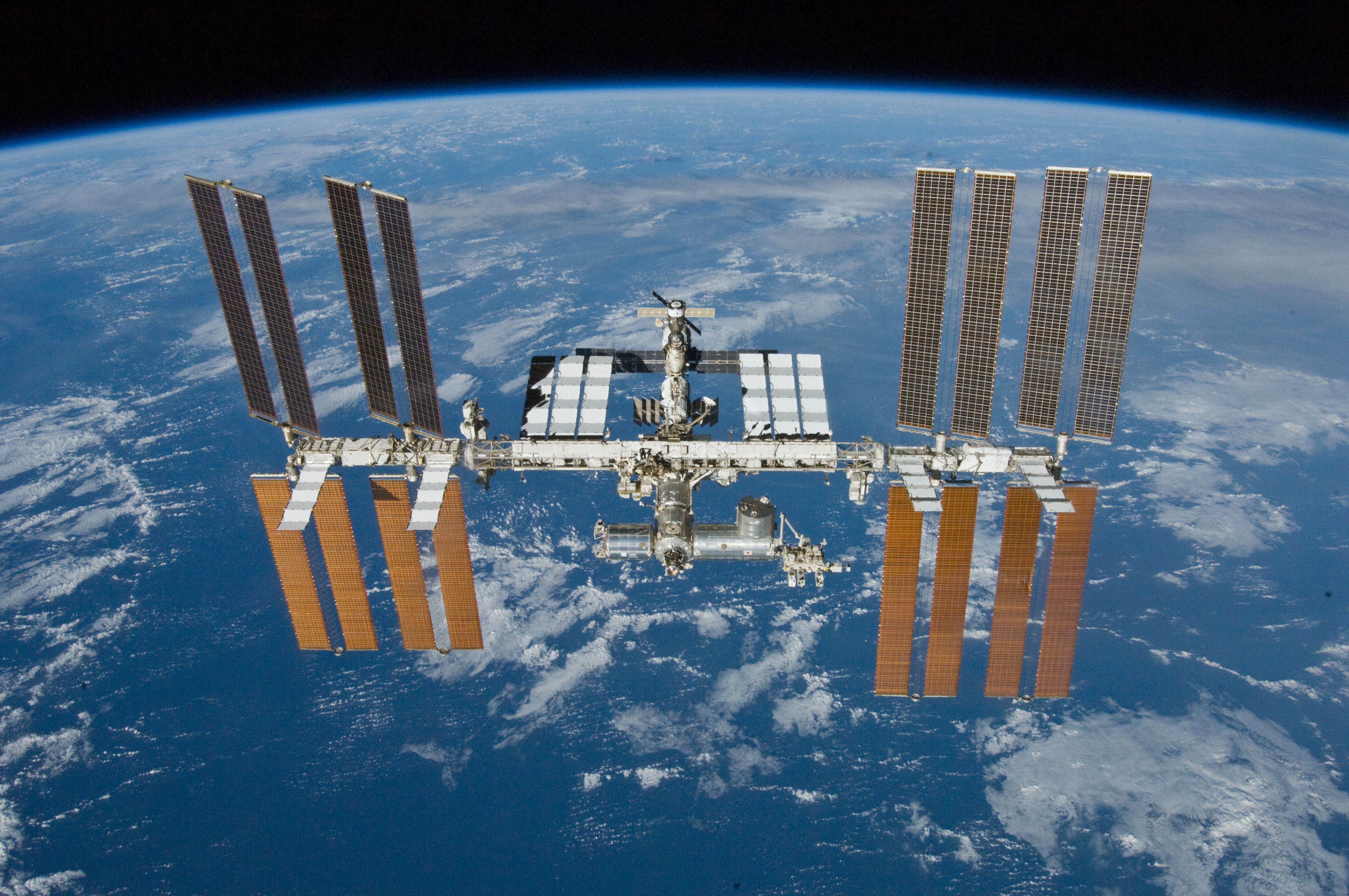 STS132_undocking_iss2.jpg